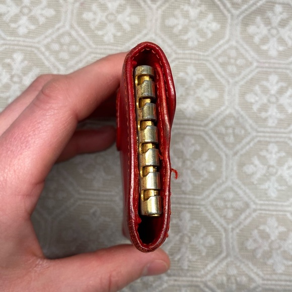 Preowned YLS Keyholder - Picture 3 of 9